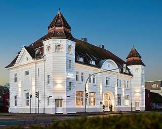 Fassade NEU zum Sonnenaufgang